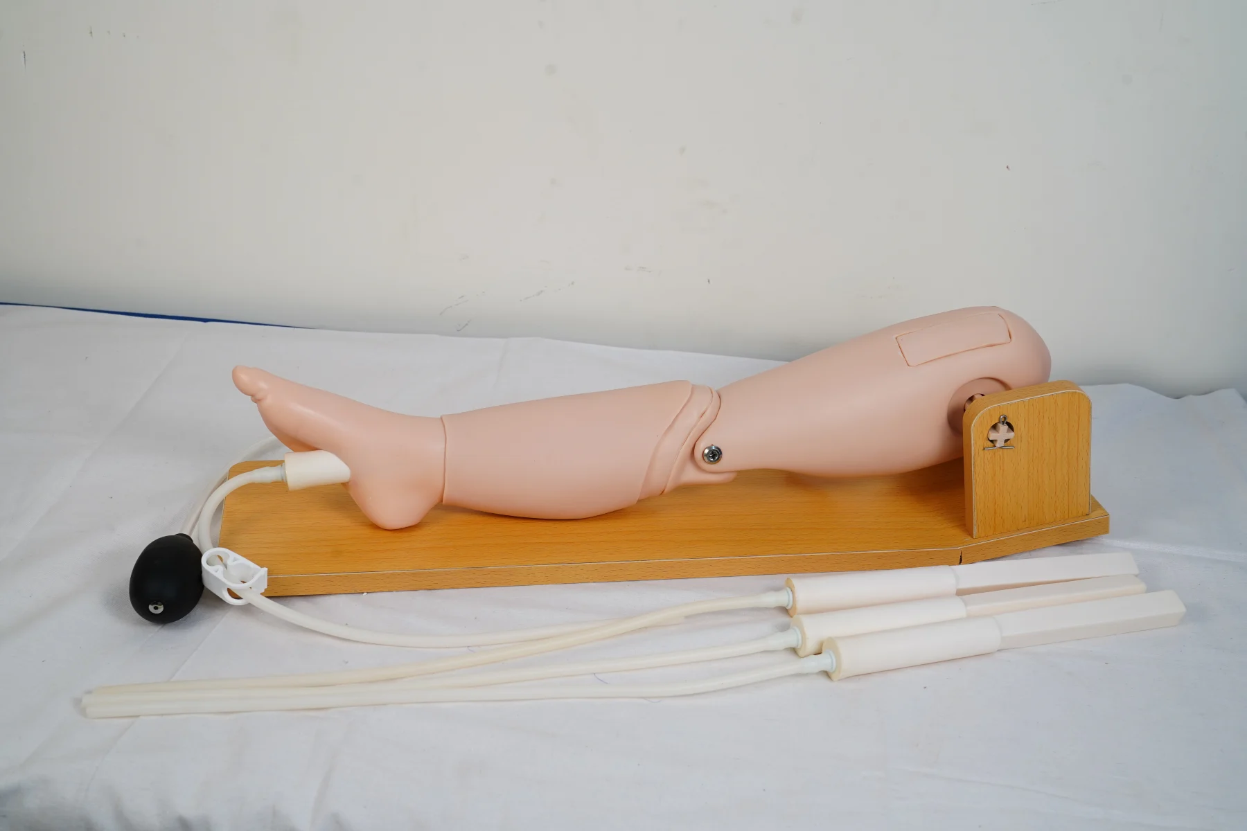 Child Bone Marrow Puncture and Femoral Puncture Venous Model