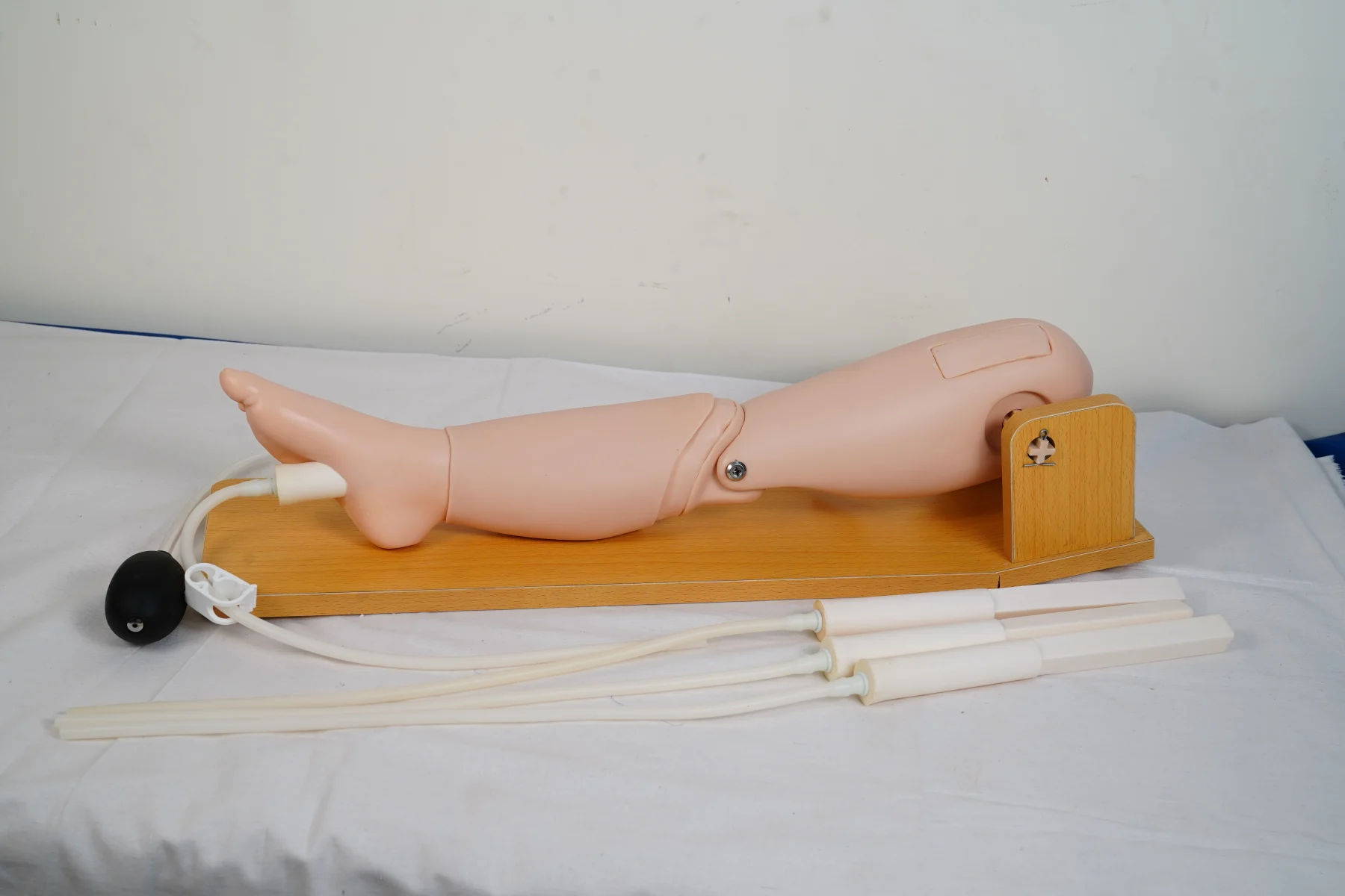 Child Bone Marrow Puncture and Femoral Venous Puncture Model