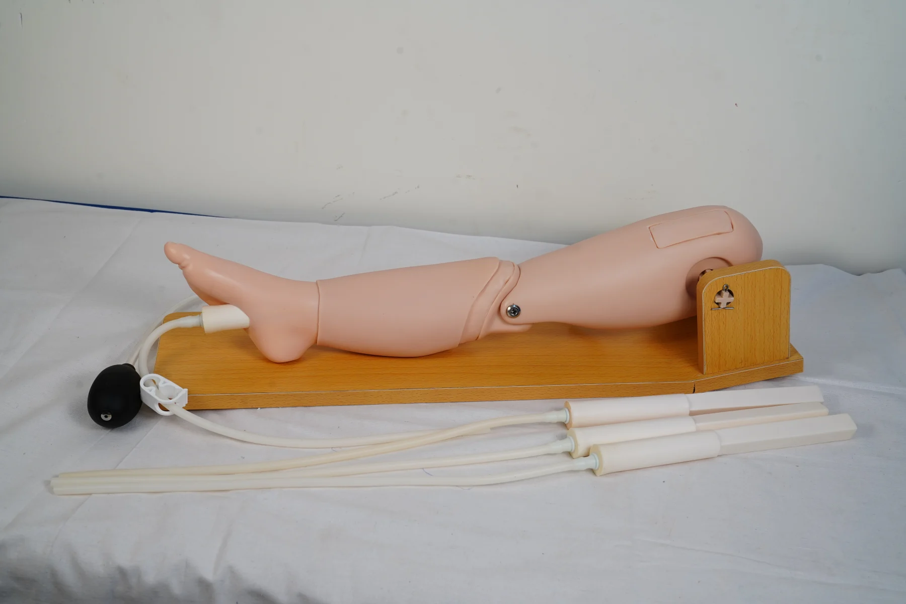 Child Bone Marrow Puncture and Femoral Venous Puncture Model thumbnail 2