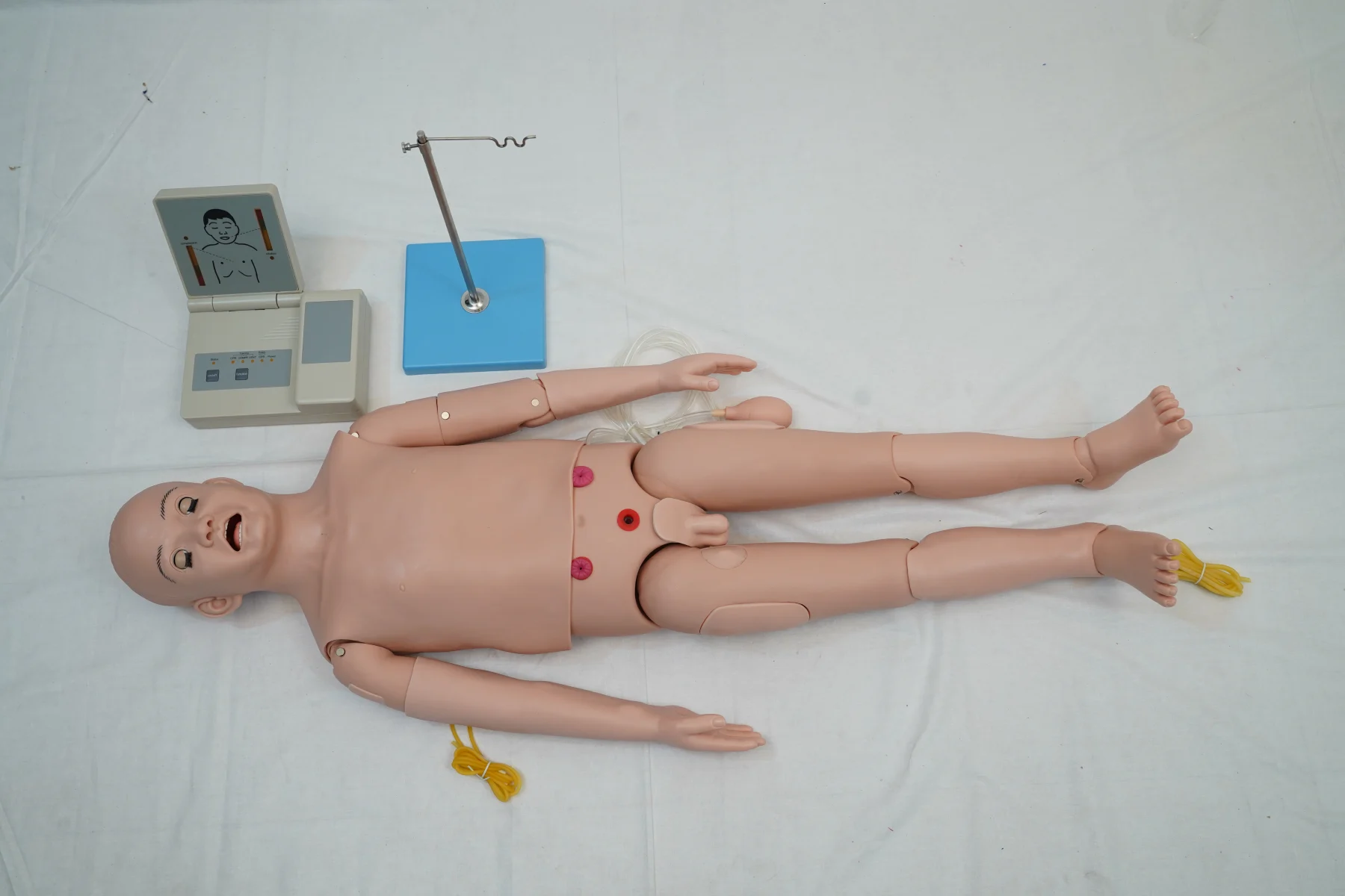 Full Functional Child CPR and Nursing Manikin 5 Years With Monitor thumbnail 2