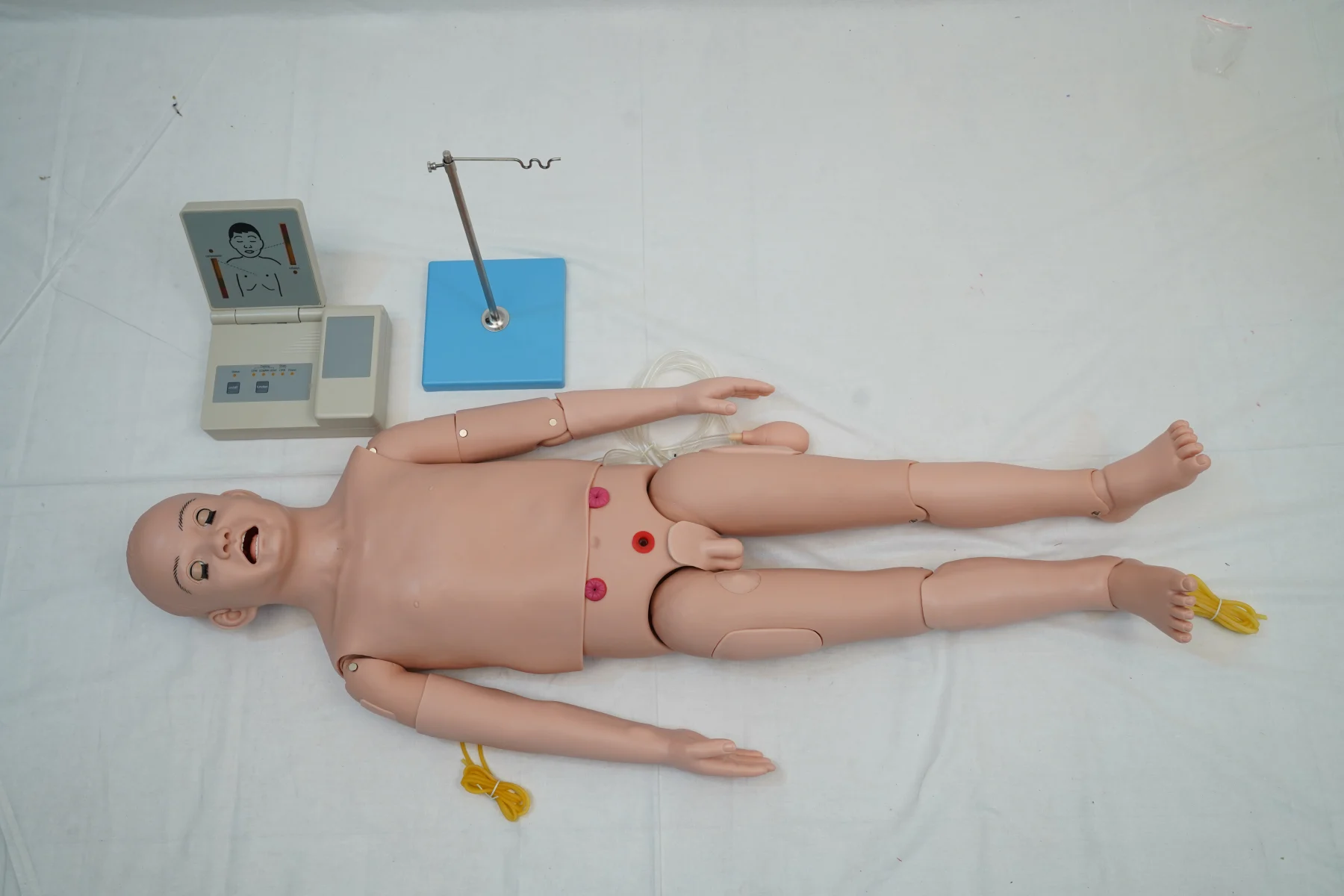 Full Functional Child CPR and Nursing Manikin 5 Years With Monitor thumbnail 4